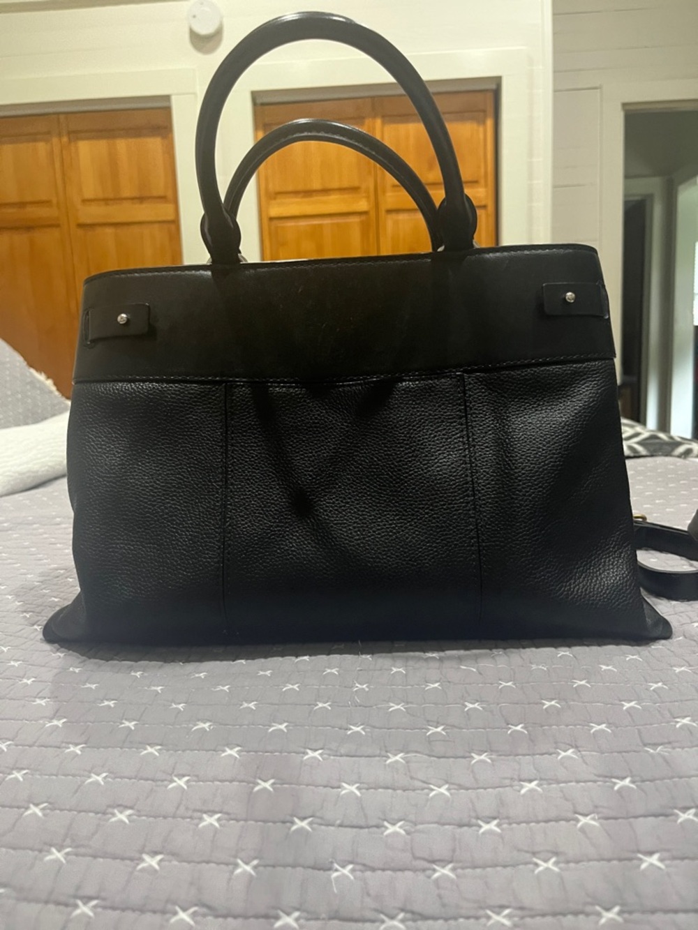 TODAY ONLY $39
LIKE NEWMICHAEL KORS SATCHEL Perfect Condition used couple times - Picture 2 of 10